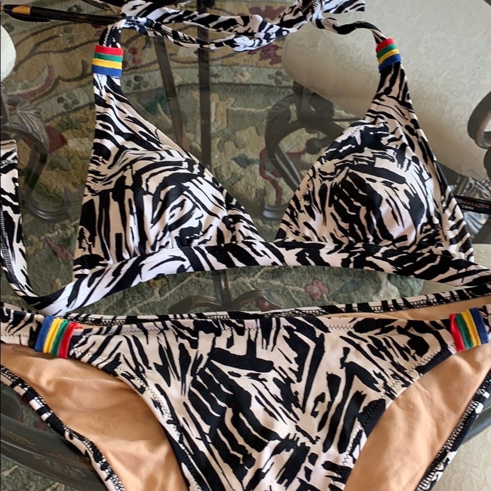 NWOT BCBG MAXAZRIA Swim Bikini L